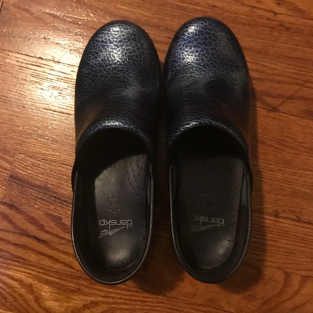 Dansko Size 38 Women’s Nurse Clogs